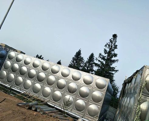 為什么不銹鋼水箱板材表面要設計鼓起來的形狀呢？